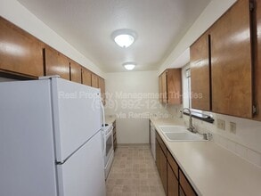 8831 W Entiat Ave in Kennewick, WA - Building Photo - Building Photo