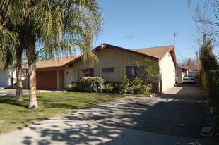 7015-7019 Conejo Dr Apartments