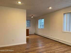 3960 B Reka Dr in Anchorage, AK - Building Photo - Building Photo