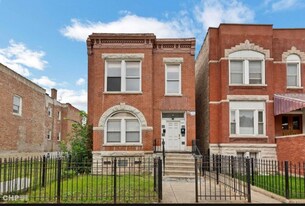 1124 S Sacramento Blvd in Chicago, IL - Building Photo