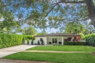 8215 SW 63rd Pl in Miami, FL - Building Photo