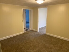 584 Valley Rd in Danville, PA - Foto de edificio - Building Photo