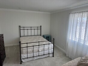 1510 S Barrington Ave, Unit 203 in Los Angeles, CA - Building Photo - Building Photo