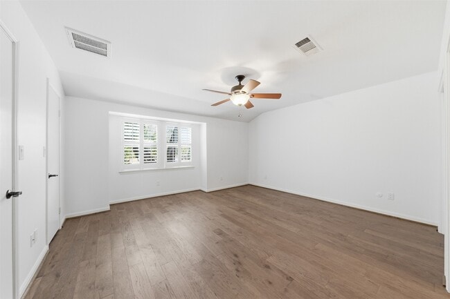 property at 8614 Oakford Dr