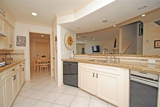 14690 Perthshire Rd in Houston, TX - Building Photo - Building Photo