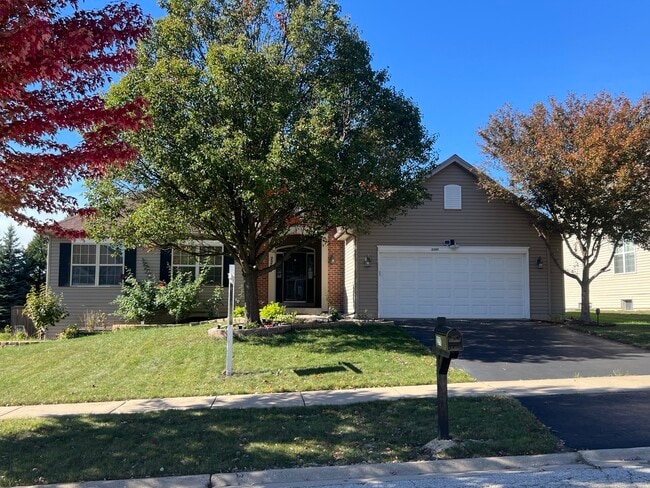 2297 Roaring Creek Dr in Aurora, IL - Building Photo - Building Photo