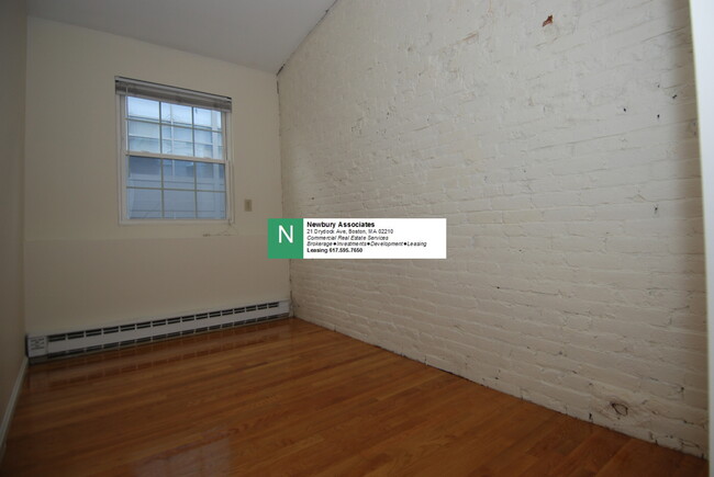 74 Tyler St, Unit 3D in Boston, MA - Foto de edificio - Building Photo