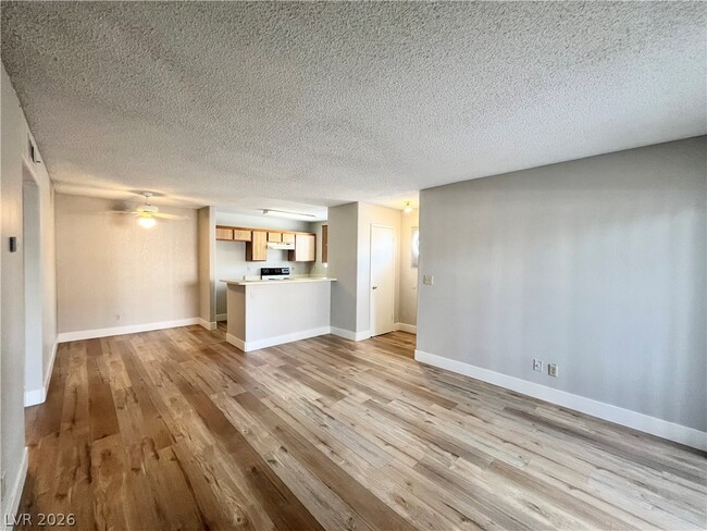 2989 Juniper Hills Blvd in Las Vegas, NV - Building Photo - Building Photo