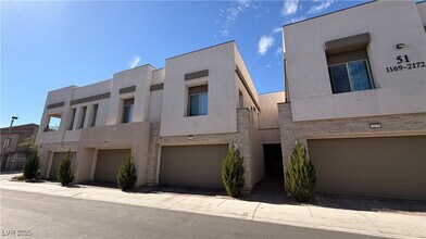600 N Carriage Hill Dr in Las Vegas, NV - Building Photo - Building Photo