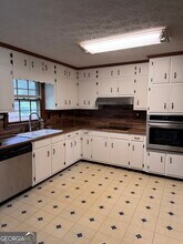 532 Villa Dr SW in Lilburn, GA - Building Photo - Building Photo