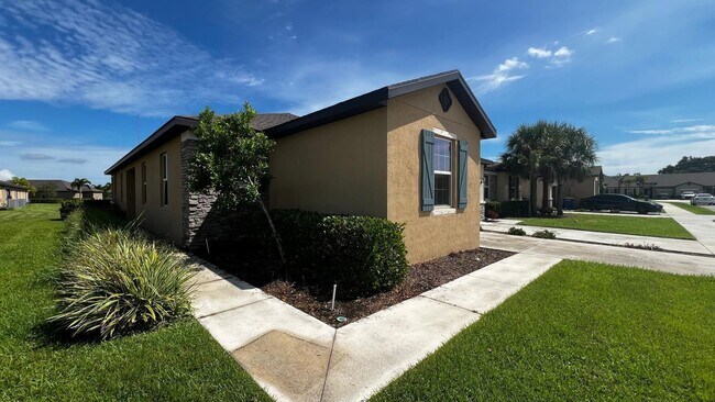 5208 Jovial Ct in Fort Pierce, FL - Building Photo - Building Photo