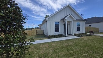 3627 Park Blvd in Chalmette, LA - Building Photo