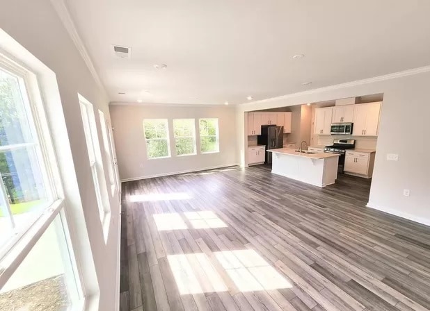 property at 2001 Caen St