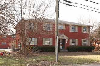 4304 Naomi Dr in Louisville, KY - Foto de edificio - Building Photo