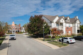 Sanctuary at Fishers in Fishers, IN - Foto de edificio - Building Photo