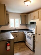 11 Lakeside Blvd, Unit B in Hopatcong, NJ - Building Photo - Building Photo