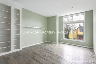 314 N Ivy St in Portland, OR - Building Photo - Building Photo