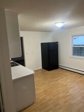 91 Lock Street, Unit AptC in Nashua, NH - Building Photo - Building Photo