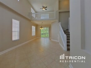 10501 Grayslake Ct in Tampa, FL - Building Photo - Building Photo