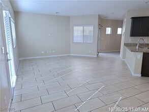 1137 Bradley Bay Ave in Henderson, NV - Building Photo - Building Photo