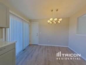 18139 E Bails Pl in Aurora, CO - Building Photo - Building Photo