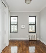 AMAZING TWO BEDROOM APARTMENT!! AMAZING DE in New York, NY - Building Photo - Building Photo