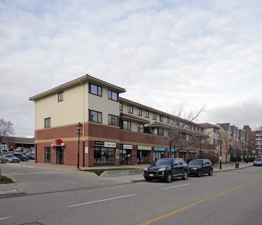 2411-2427 Marine Dr in Oakville, ON - Building Photo