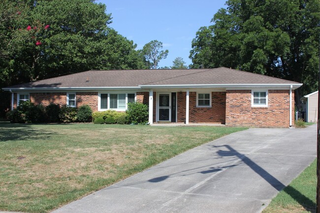property at 2349 Custom Cir