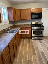 442 Hickory St-Unit -Apt 1(lower) in Waukegan, IL - Building Photo - Building Photo