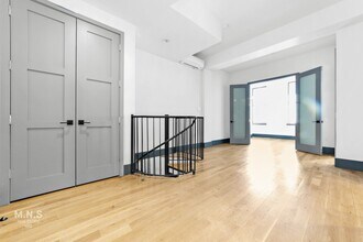 23 Menahan St in Brooklyn, NY - Building Photo - Building Photo