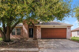 317 Taylor St in Saginaw, TX - Building Photo