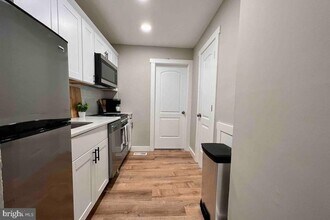 215 W 6th St-Unit -1 in Wilmington, DE - Foto de edificio - Building Photo