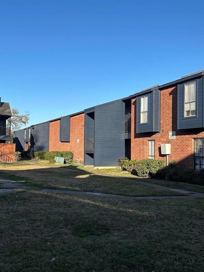 13480 S Thorntree Dr in Houston, TX - Foto de edificio - Building Photo