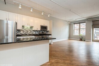 6 S Laflin St, Unit 523 in Chicago, IL - Foto de edificio - Building Photo