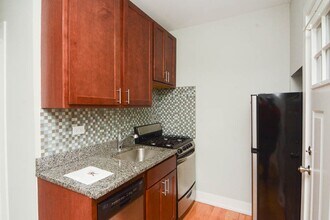 2830 N Mildred Ave in Chicago, IL - Building Photo - Building Photo