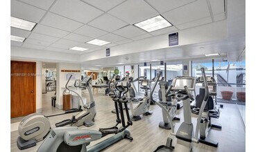 19707 Turnberry Way, Unit 11B in Aventura, FL - Building Photo - Building Photo