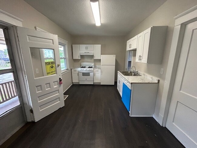 property at 315 E 25th St
