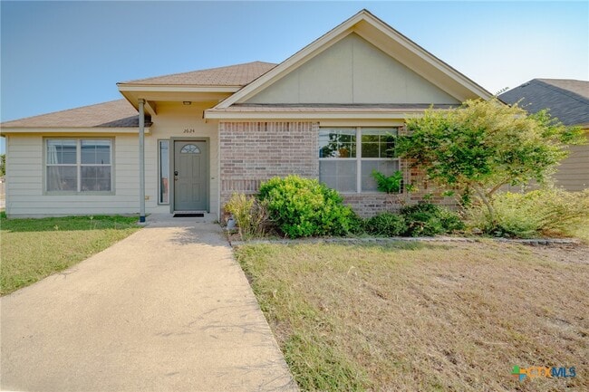 property at 2624 Saulsbury Dr