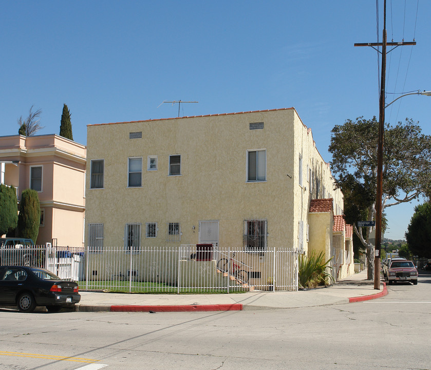 4713 Willow Brook Ave in Los Angeles, CA - Building Photo