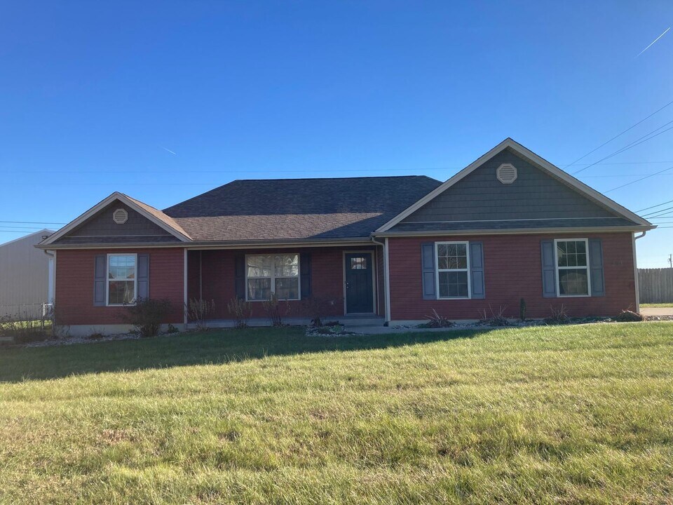 231 Harness Ct in Elizabethtown, KY - Building Photo