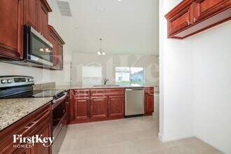 535 Cardinal Way in Kissimmee, FL - Foto de edificio - Building Photo