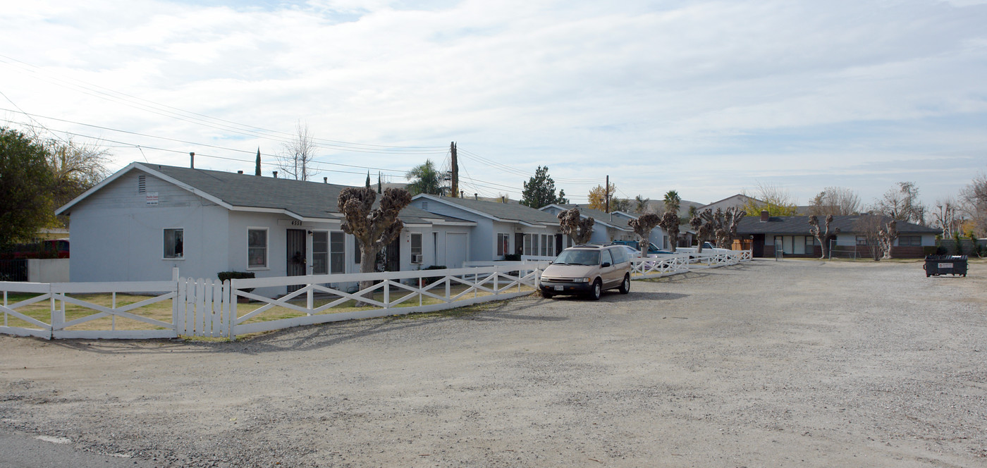 4558-4572 N F St in San Bernardino, CA - Building Photo