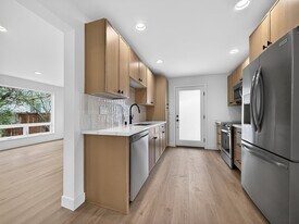 1212 NW 75th St in Seattle, WA - Building Photo