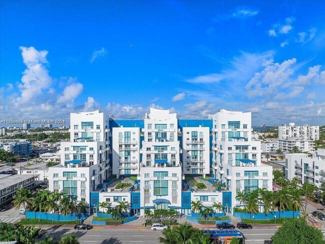 7600 Collins Ave, Unit 1203 in Miami, FL - Building Photo - Building Photo