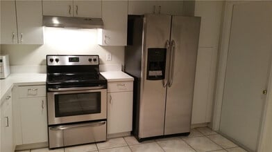 1285 Presidio Dr in Weston, FL - Building Photo - Building Photo