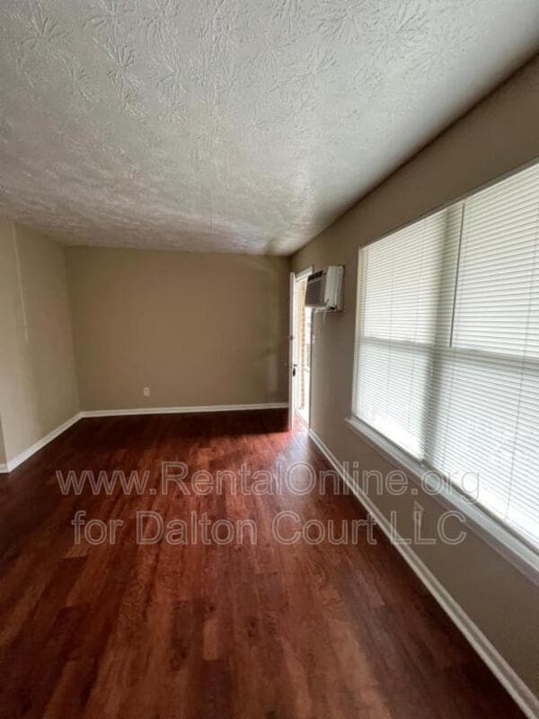 1972 Cambridge Dr in Lexington, KY - Building Photo - Building Photo