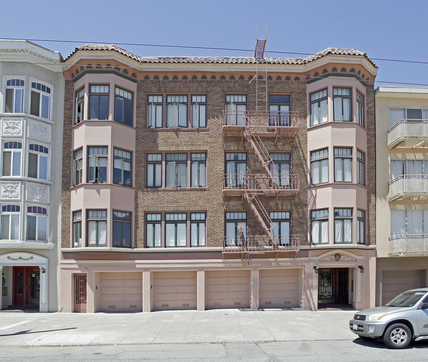 3575 Fillmore St in San Francisco, CA - Building Photo