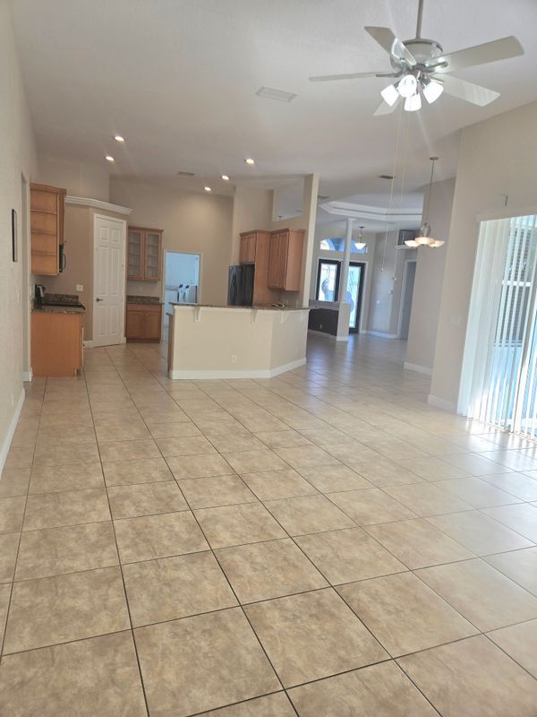 2472 SW Valnera St in Port St. Lucie, FL - Building Photo - Building Photo