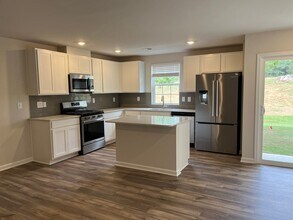 840 Powder Br Dr in Reidville, SC - Building Photo - Building Photo