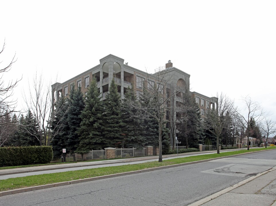 The Tapestry in Toronto, ON - Building Photo